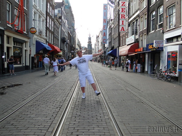 Užvalgęs marichuaninio pyragaičio sklaidausi Amsterdame