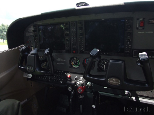 C-172SP glass cockpit :)